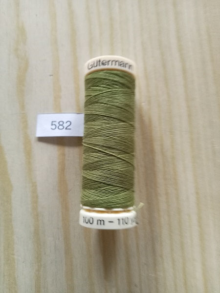 Fil Guterman pour tout coudre - 100 m - Vert N° 582