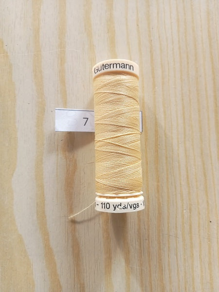 Fil Guterman pour tout coudre - 100m - Jaune N°7