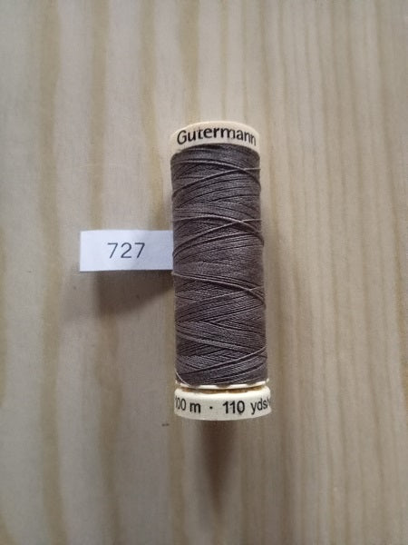 Fil Guterman pour tout coudre - 100 m - Brun très foncé N° 727