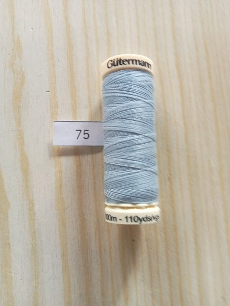 Fil Guterman pour tout coudre - 100 m - Bleu ciel N° 75