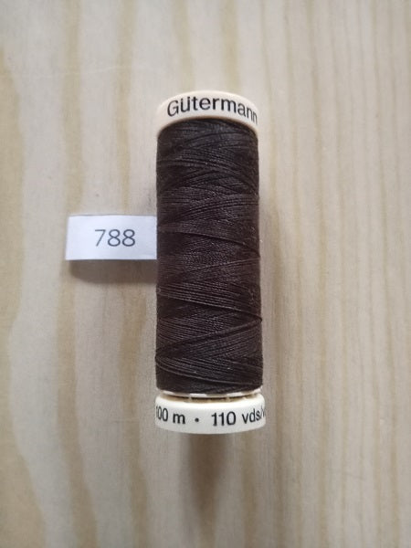 Fil Guterman pour tout coudre - 100 m - Marron très foncé N° 769
