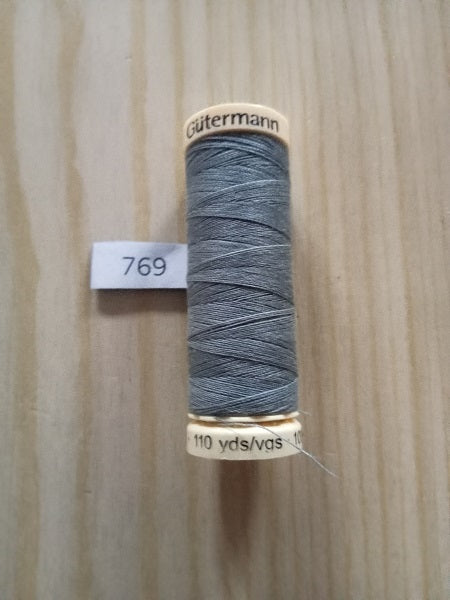 Fil Guterman pour tout coudre - 100 m - Gris très foncé N° 788