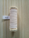 Fil Guterman pour tout coudre - 100 m - Beige N° 802
