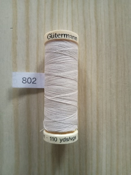 Fil Guterman pour tout coudre - 100 m - Beige N° 802