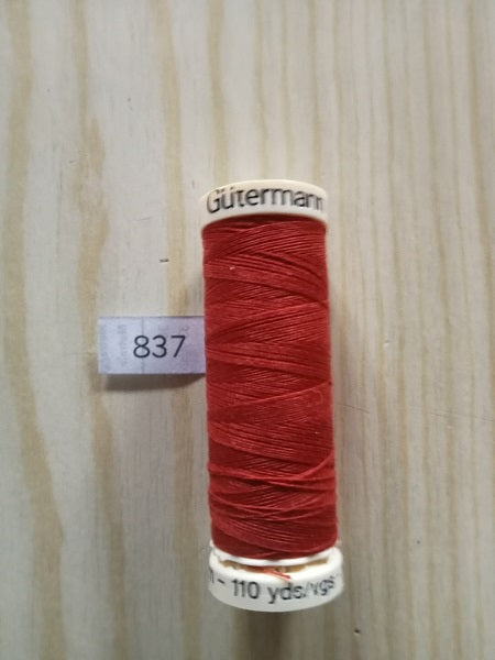 Fil Guterman pour tout coudre - 100 m - Bordeaux clair N° 837