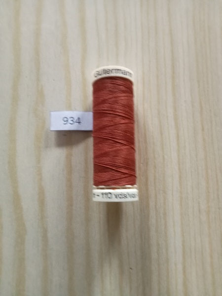 Fil Guterman pour tout coudre - 100 m - Rouille N° 934