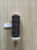 Fil Guterman pour tout coudre - 100 m - Kaki très foncé N° 972